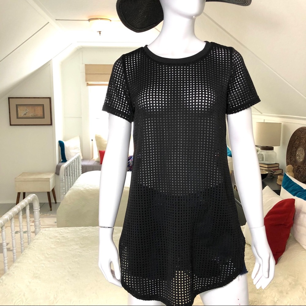 Cutout black short sleeve swimsuit cover up top